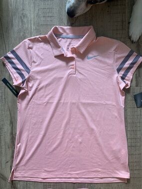 Nike Women’s Golf Tee *cross posted